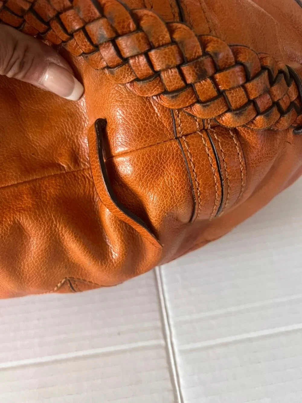ISABELLA FIORE LOVE DOVE HOBO LEATHER BAG